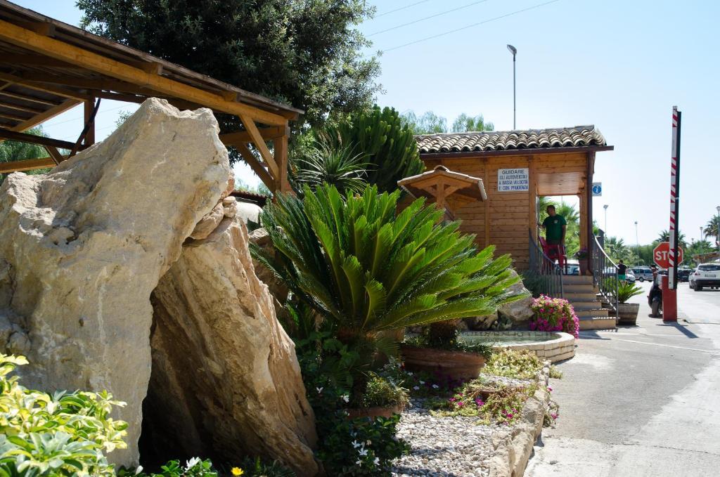 Kamemi Village&Camping Ribera Bagian luar foto